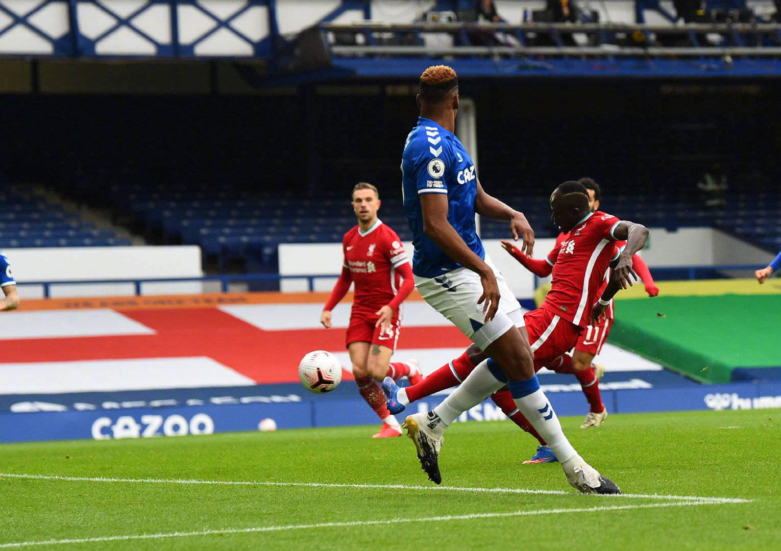 其激烈的对 其激烈的对